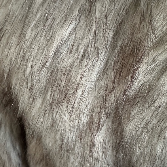 NEW Abercrombie Faux Fur Coat - Picture 3 of 4